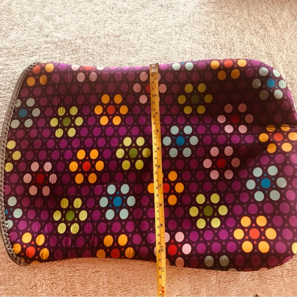 “Byo” Computer Sleeve Zip Close Lime Green Interior Center Crease 2 Tiny Stains